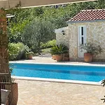 House With Pool Garden Villa Žrnovnica