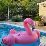 House With Pool Garden 别墅