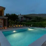 House With Pool Garden 别墅 *